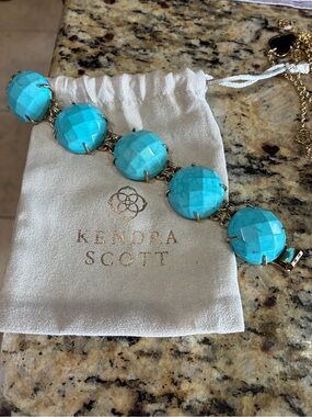 Vintage Kendra Scott gold Cassie. Bracelet in turquoise